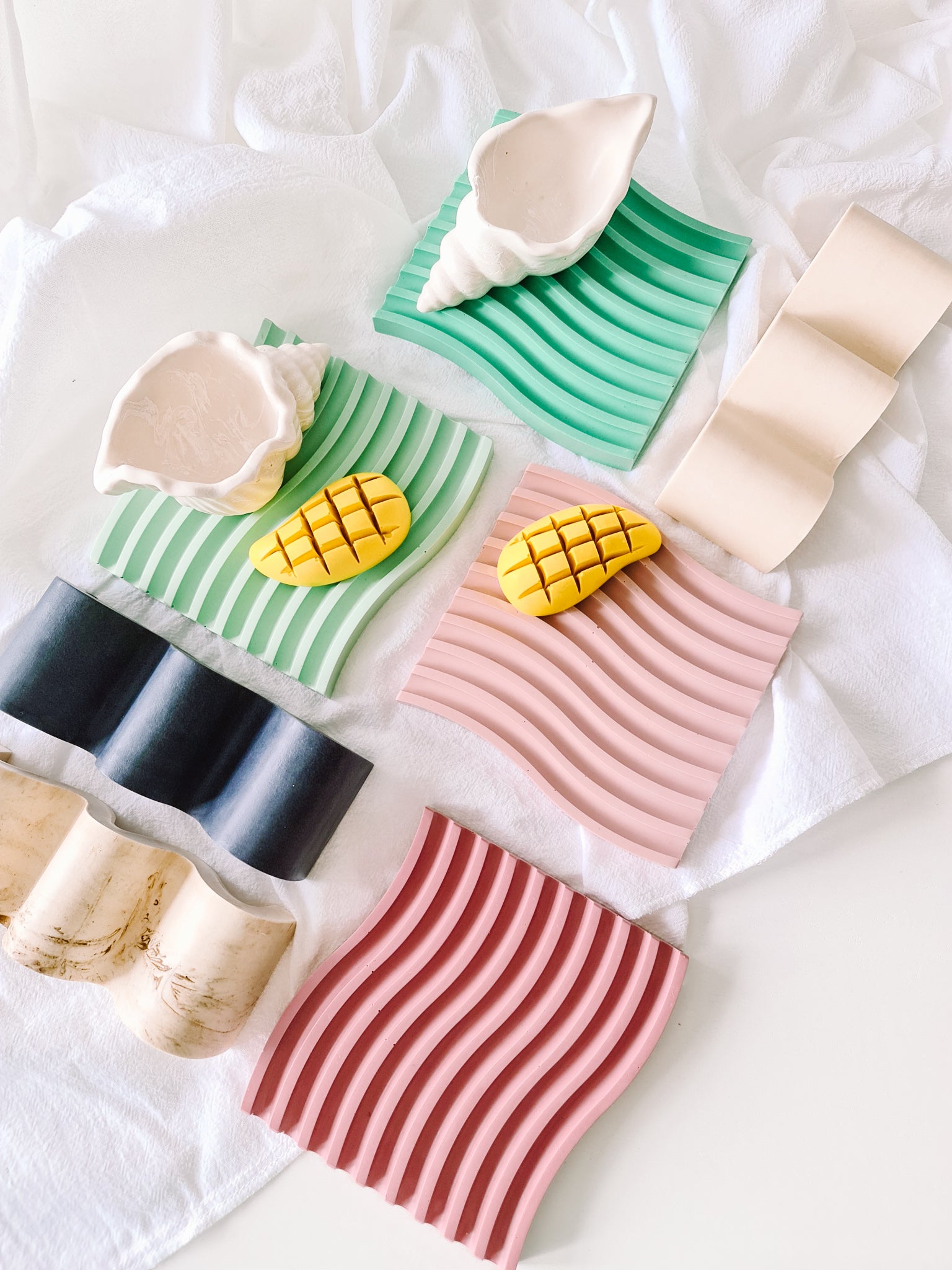 Wave Multipurpose Holder - Sandy
